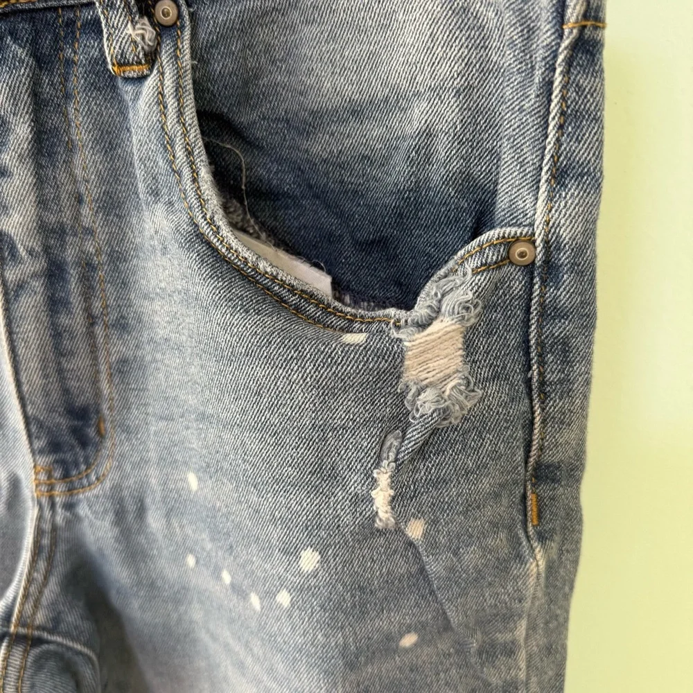 No Boundaries Light Blue Denim Straight Distressed Jeans Size 11 - Picture 3 of 8